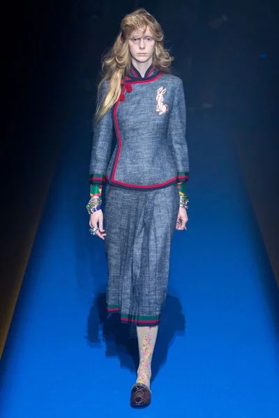 Look 70